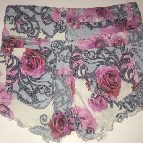 H&M Conscious Collection Roses Shorts - Picture 3 of 14